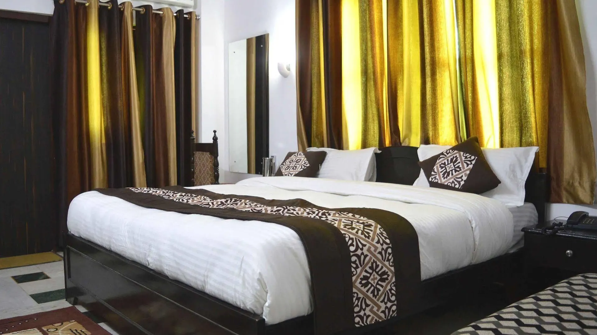Hotel Priya Agra